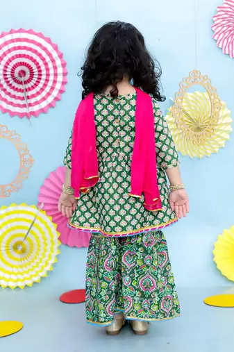 buti-jaal kurti sharara set