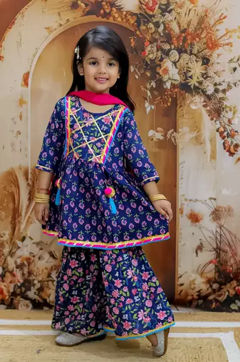 Buti-Jaal Kurti Sharara Set
