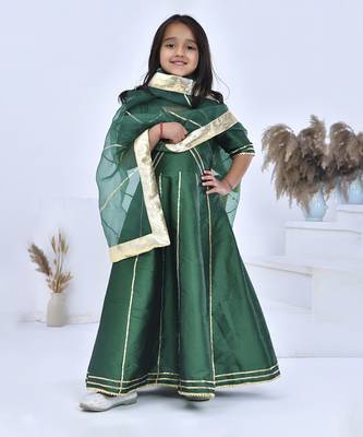 Green embroidered taffeta girls kurti set 1