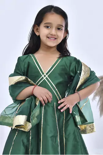 Green embroidered taffeta girls kurti set