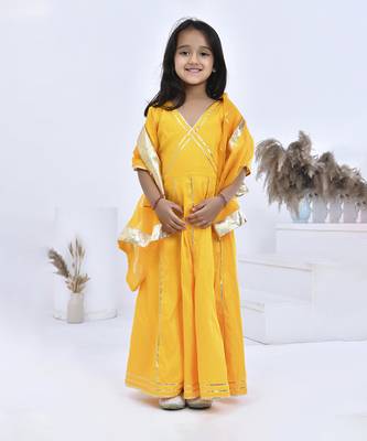 Yellow embroidered cotton silk girls kurti set 1