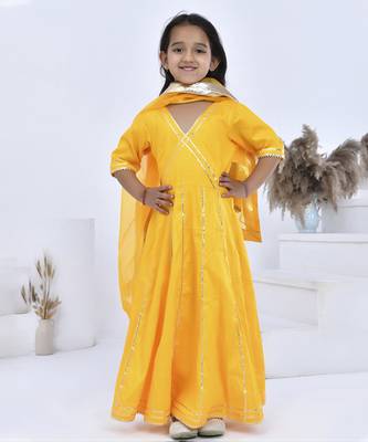 Yellow embroidered cotton silk girls kurti set 2