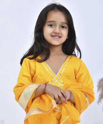 Yellow embroidered cotton silk girls kurti set 5