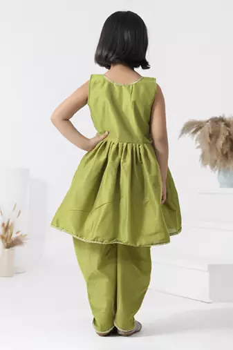Green embroidered taffeta girls kurti set