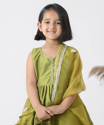 Green embroidered taffeta girls kurti set 4