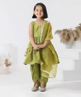 Green embroidered taffeta girls kurti set 5