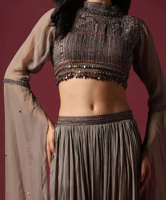 Grey hand embroidered skirt set 4