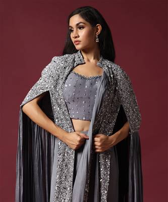 Grey cape jacket & draped saree set 4