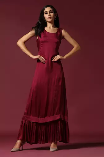Maroon and grey draped cape set with belt