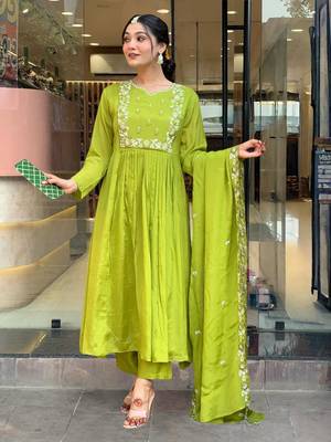 Embroidered Chinon Straight Kurta Pant and Dupatta Set 1
