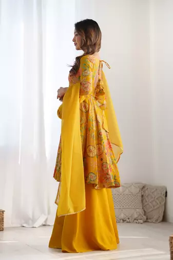 Festive Bloom Kediyakurta Palazzo Set - Effortless Elegance! 