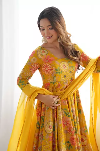 Festive Bloom Kediyakurta Palazzo Set - Effortless Elegance! 