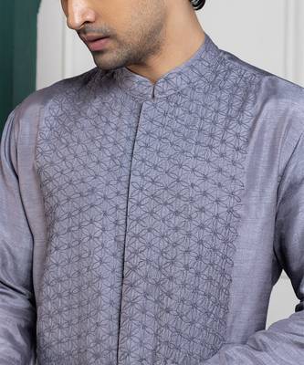 Silver intricate embroidered kurta set 2
