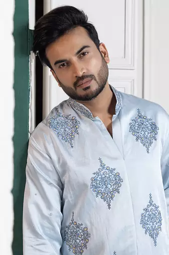 Regal sky blue embroidered men's kurta set