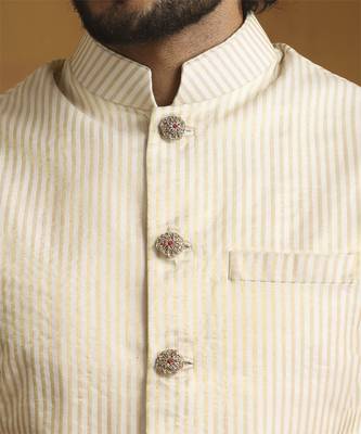 Offwhite hand embroidered chanderi kurta set with tissue nehru jacket set 3