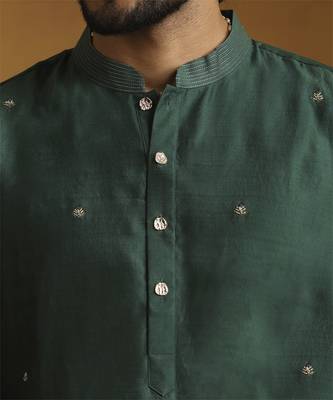 Green hand embroidered booti chiniya silk kurta set 2