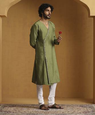 Green hand embroidered kurta set 1