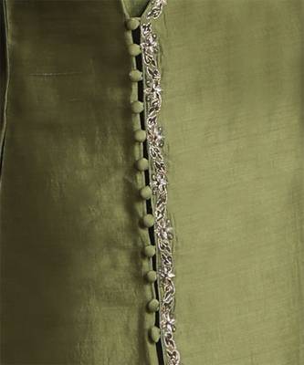 Green hand embroidered kurta set 2
