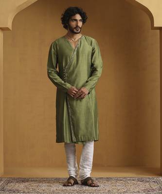Green hand embroidered kurta set 3