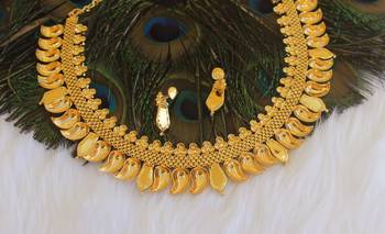 Nagapadam kerala style palakka choker necklace set 5