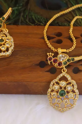 Matte finish peacock necklace set