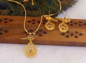 Matte finish peacock necklace set 5