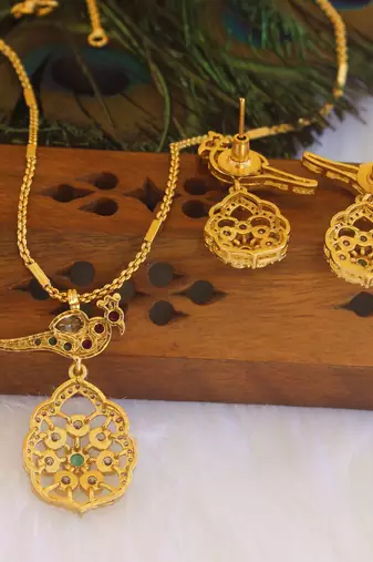 Matte finish peacock necklace set