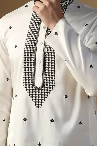 Men white embroidery kurta