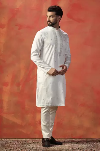 Men white embroidery kurta