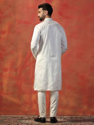 Men white embroidery kurta 4