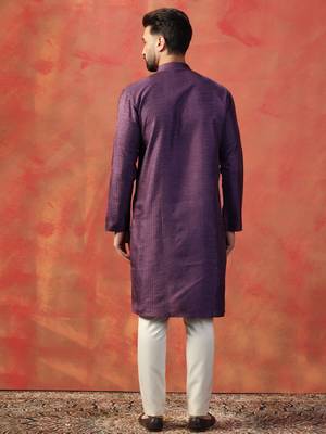 Men purple embroidery kurta 4
