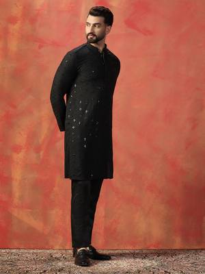 Men black sequence kurta 2