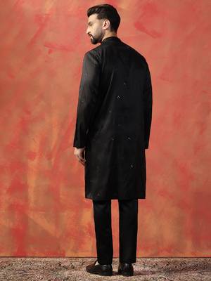 Men solid black neck work kurta 4