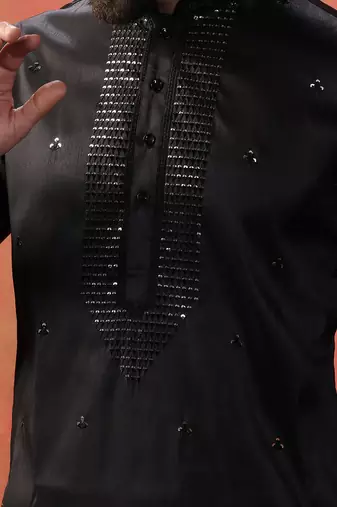 Men solid black neck work kurta