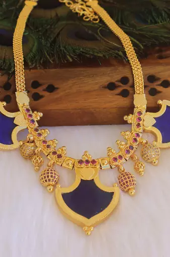 Red and white stone kerala palakka necklace