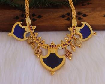 Red and white stone kerala palakka necklace 4