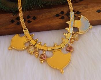 Red and white stone kerala palakka necklace 5