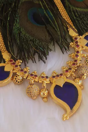 Mango shape green stone kerala style palakka necklace
