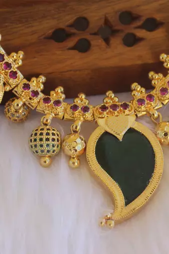 Mango shape green stone kerala style palakka necklace