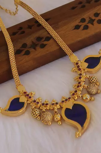 Mango shape green stone kerala style palakka necklace