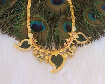 Mango shape green stone kerala style palakka necklace 3
