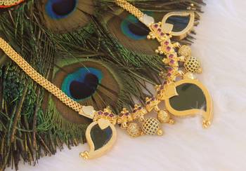 Mango shape green stone kerala style palakka necklace 4
