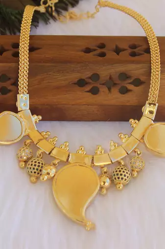 Mango shape green stone kerala style palakka necklace