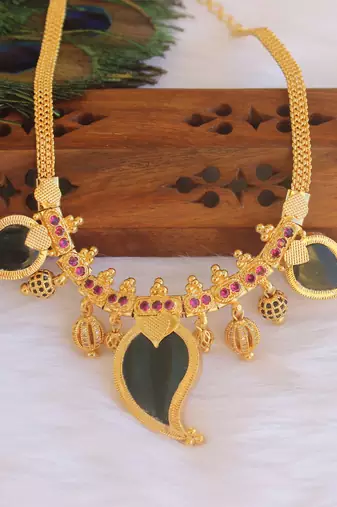 Mango shape black stone kerala style palakka necklace