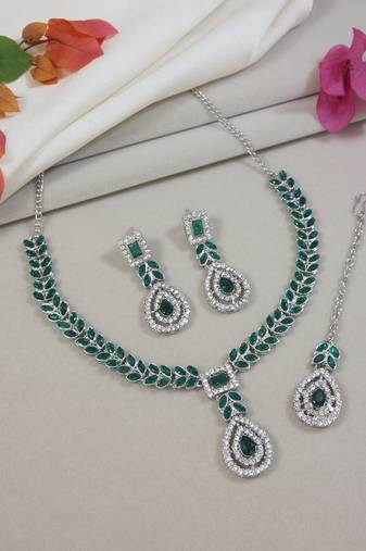 silver plated stylish design crystal diamond necklace jewellery set for women 