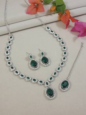 silver plated stylish design crystal diamond necklace jewellery set  1