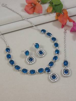 silver plated stylish design crystal diamond necklace & earrings jewellery set  1