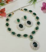 Stylish design crystal diamond necklace & earrings jewellery set for women