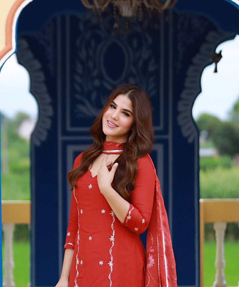 Heer red hand embroidered silk kurta pant with hand painted dupatta