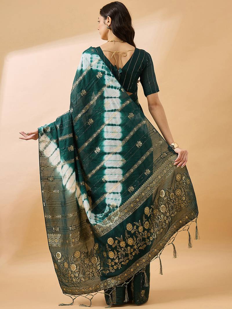 Green staple cotton saree with tie-dye bandhani pattern